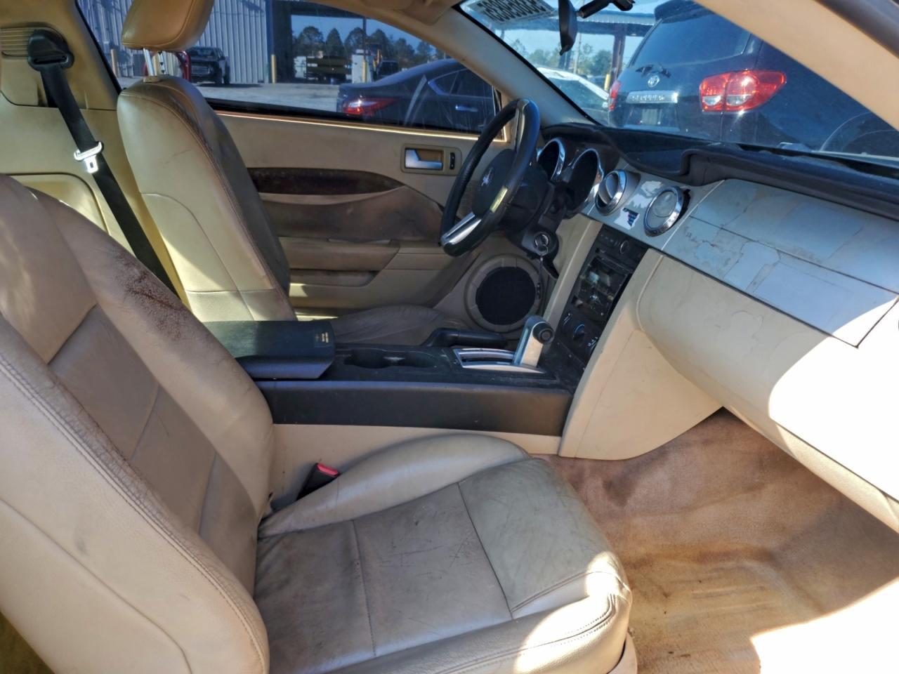 2005 FORD MUSTANG