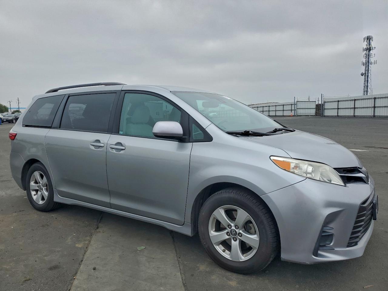 2018 TOYOTA SIENNA