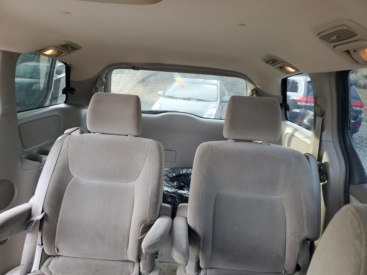 2004 TOYOTA SIENNA