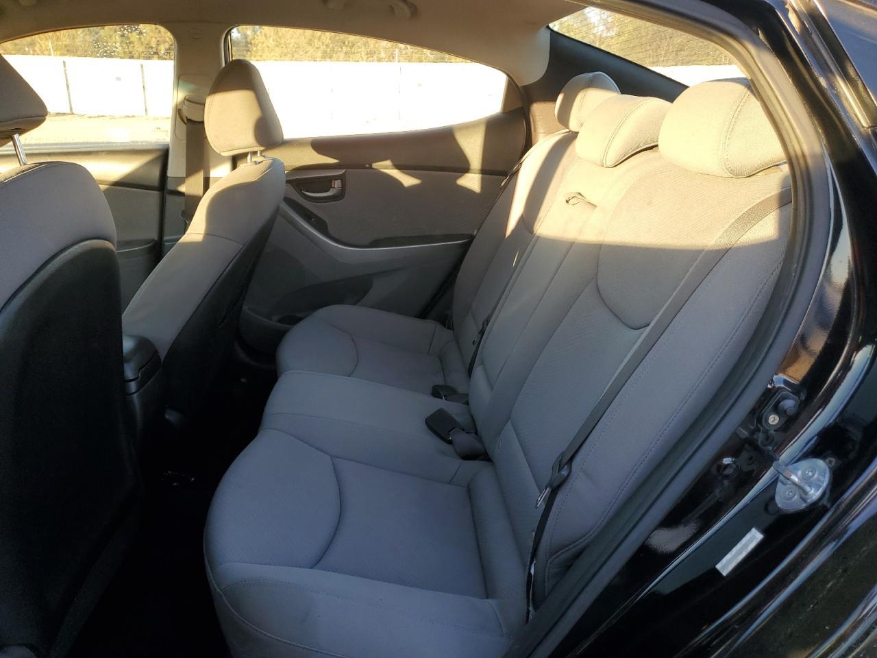 2012 HYUNDAI ELANTRA