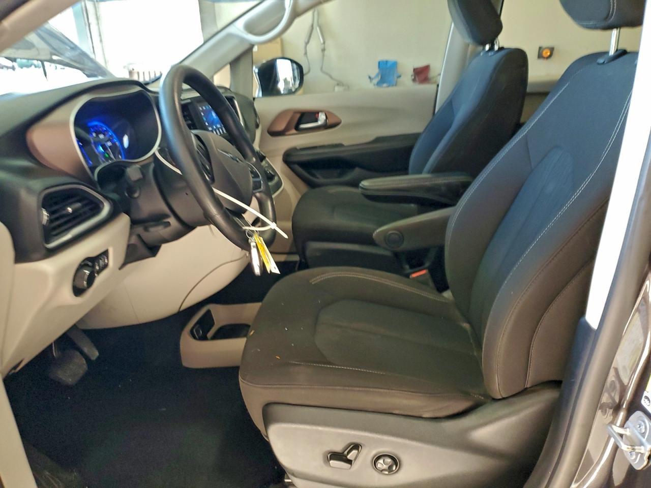2021 CHRYSLER Voyager
