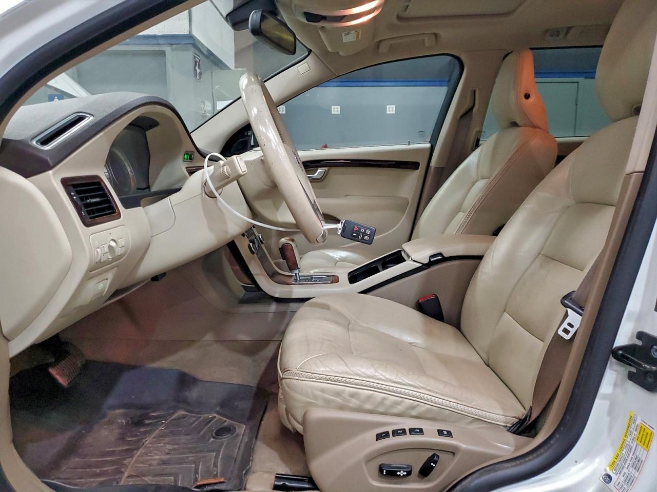 2010 VOLVO XC70