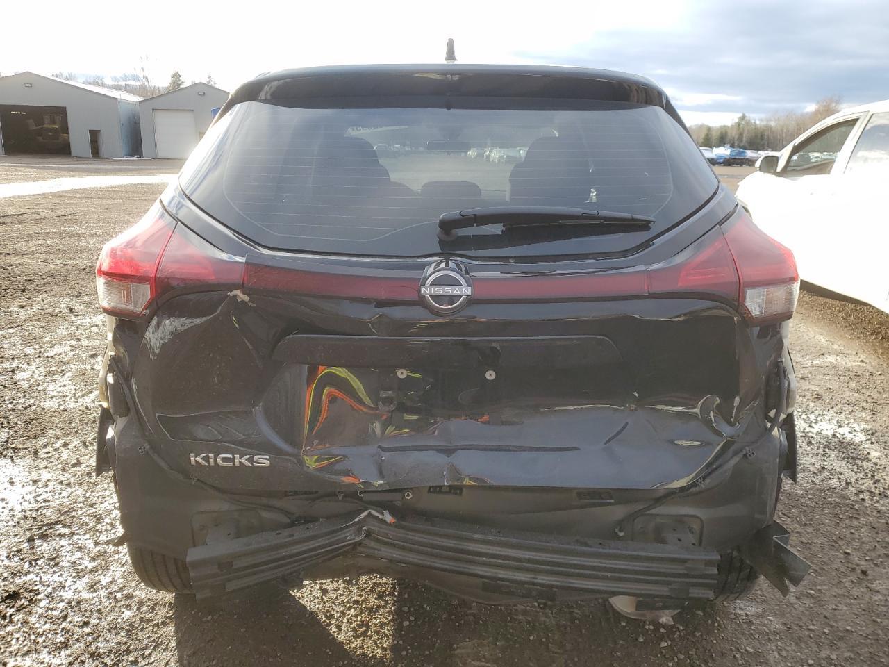 2024 NISSAN KICKS
