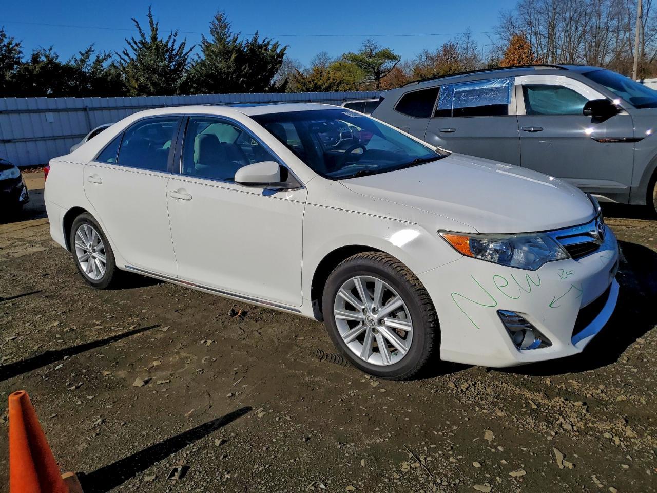 2014 TOYOTA CAMRY