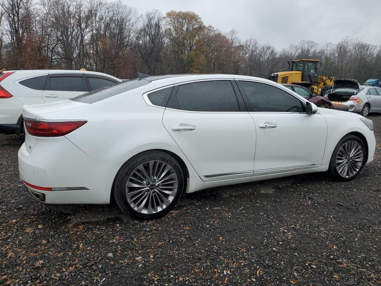 2019 KIA Cadenza