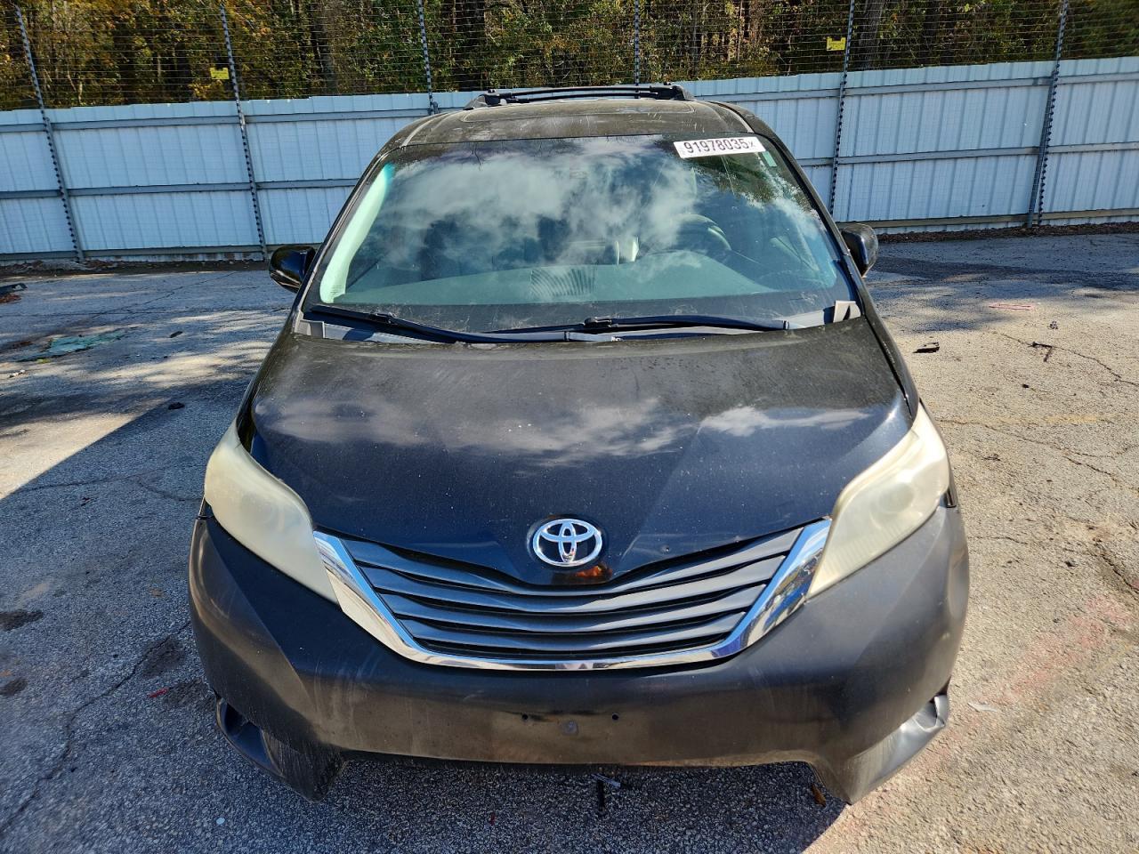 2014 TOYOTA SIENNA