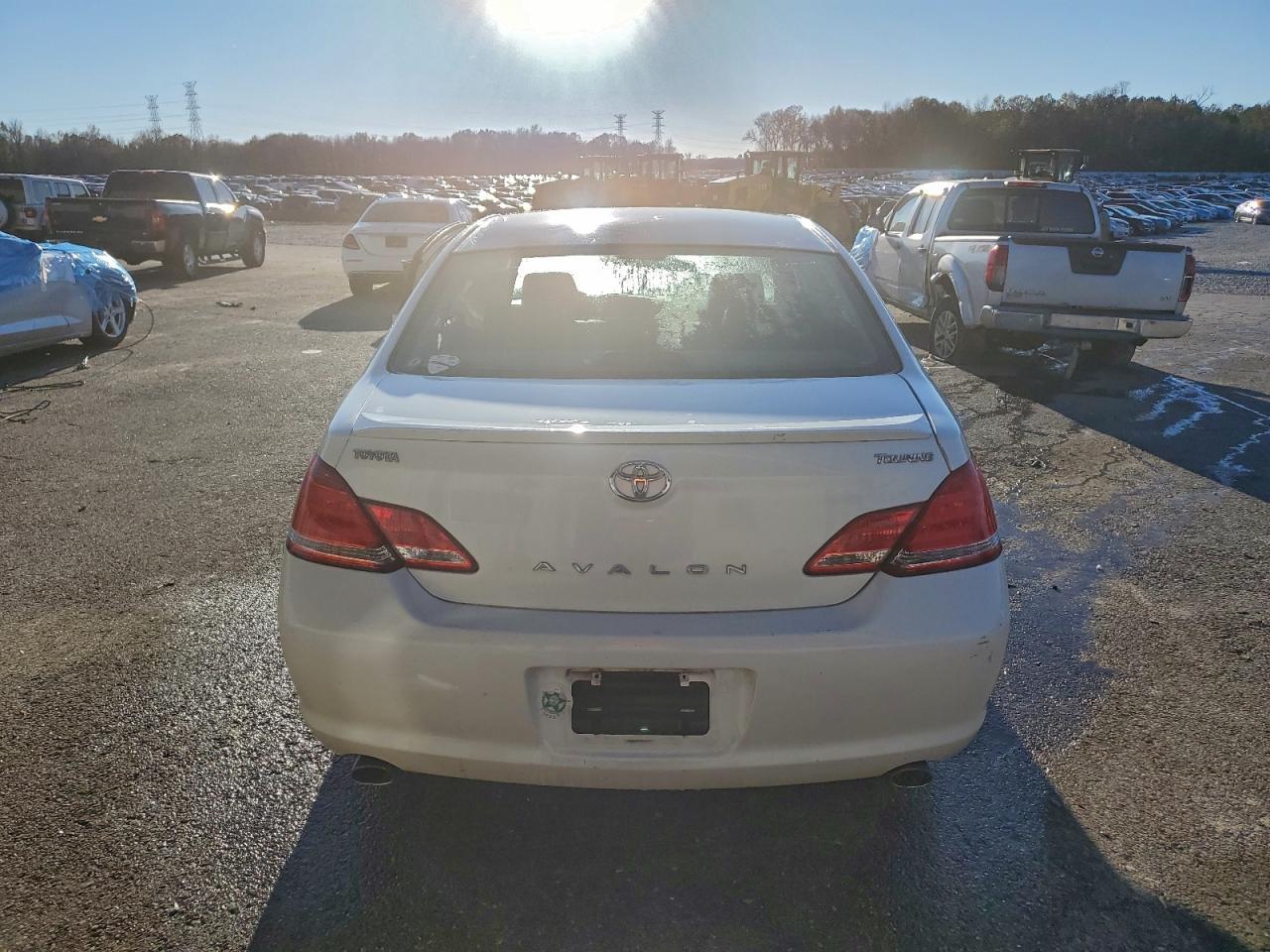 2006 TOYOTA Avalon
