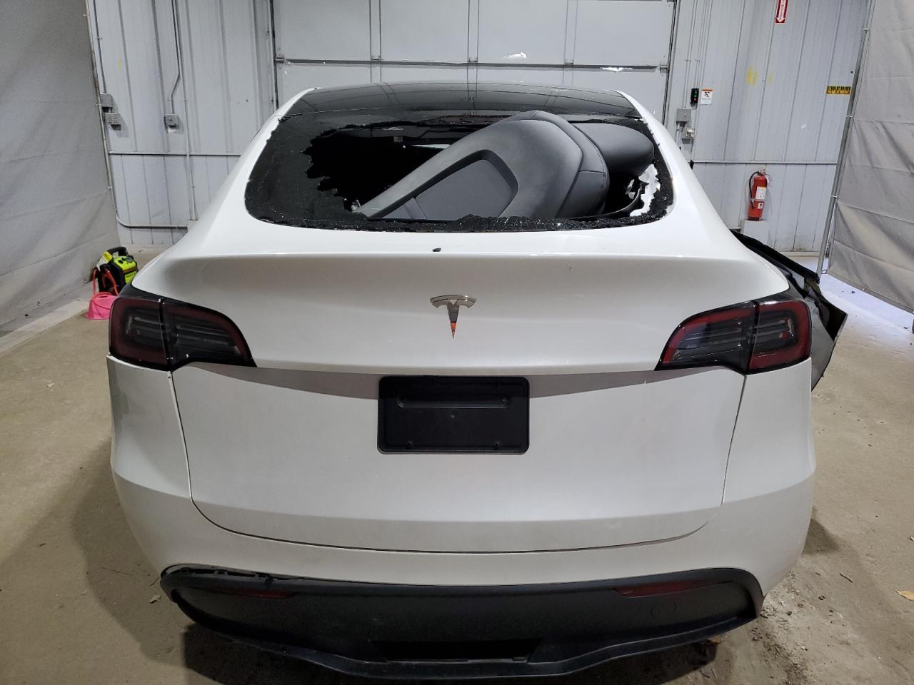 2025 TESLA MODEL Y
