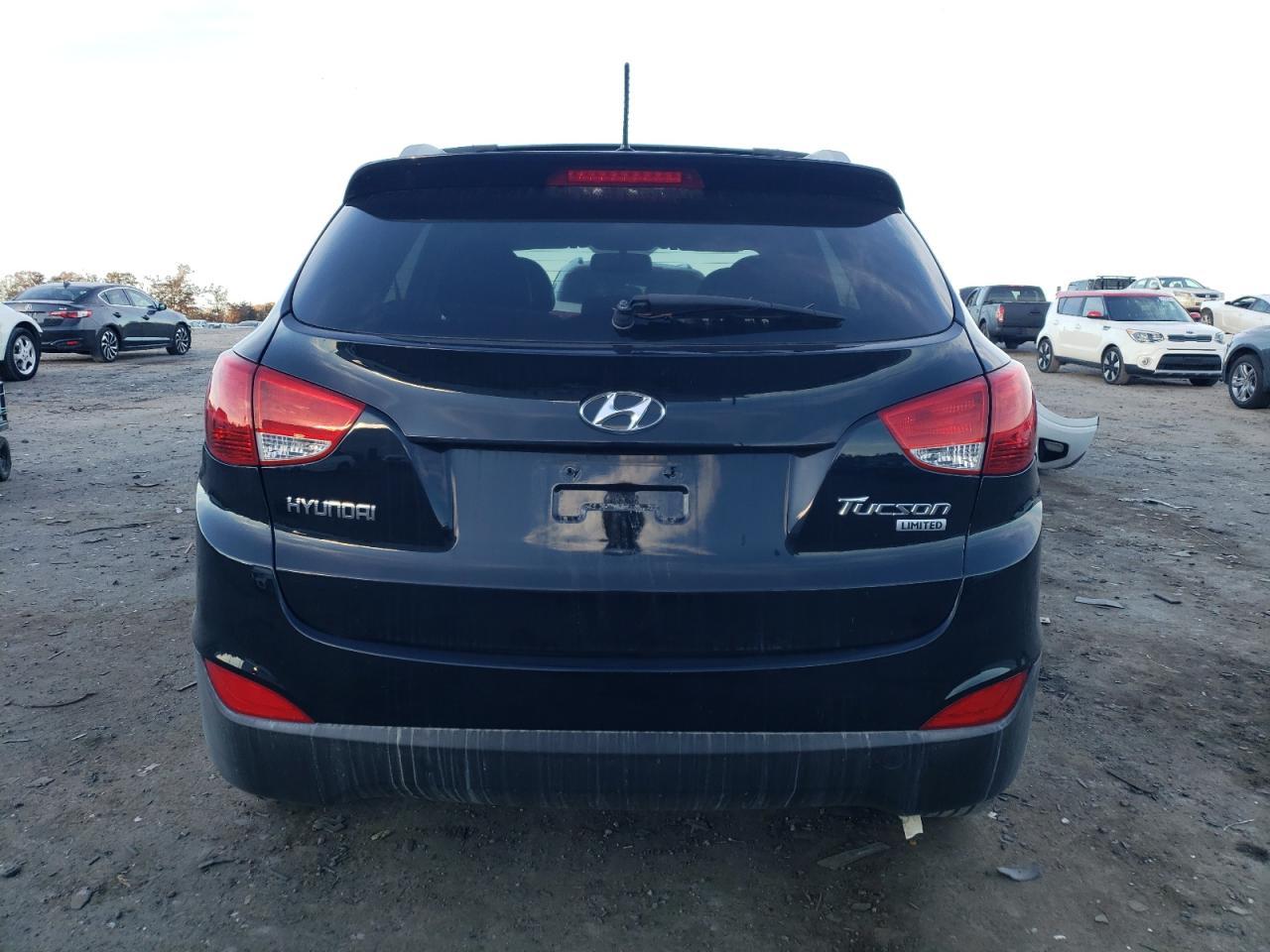 2011 HYUNDAI TUCSON