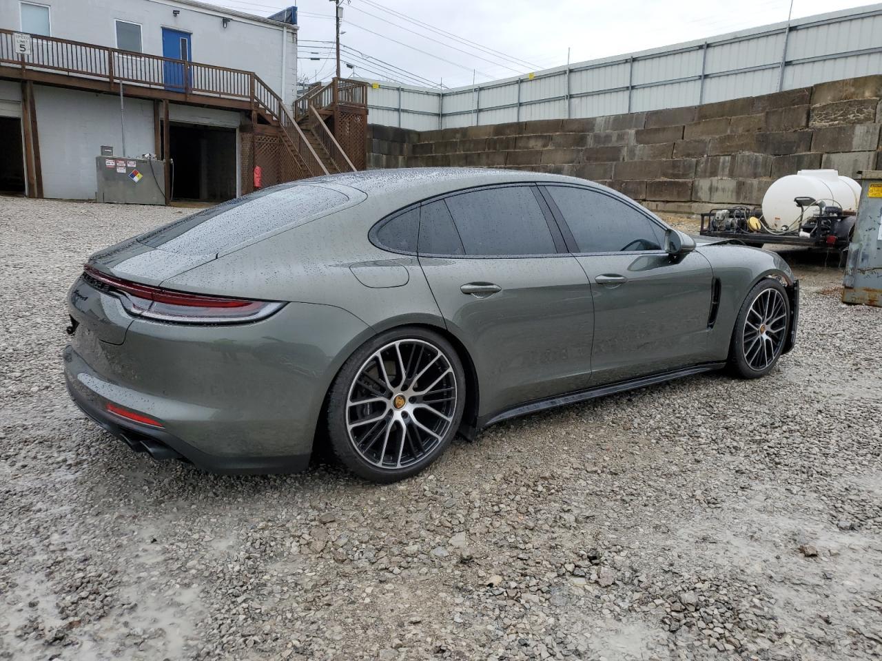 2023 PORSCHE Panamera