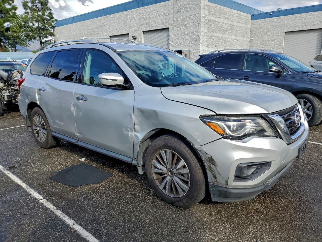 2017 NISSAN PATHFINDER