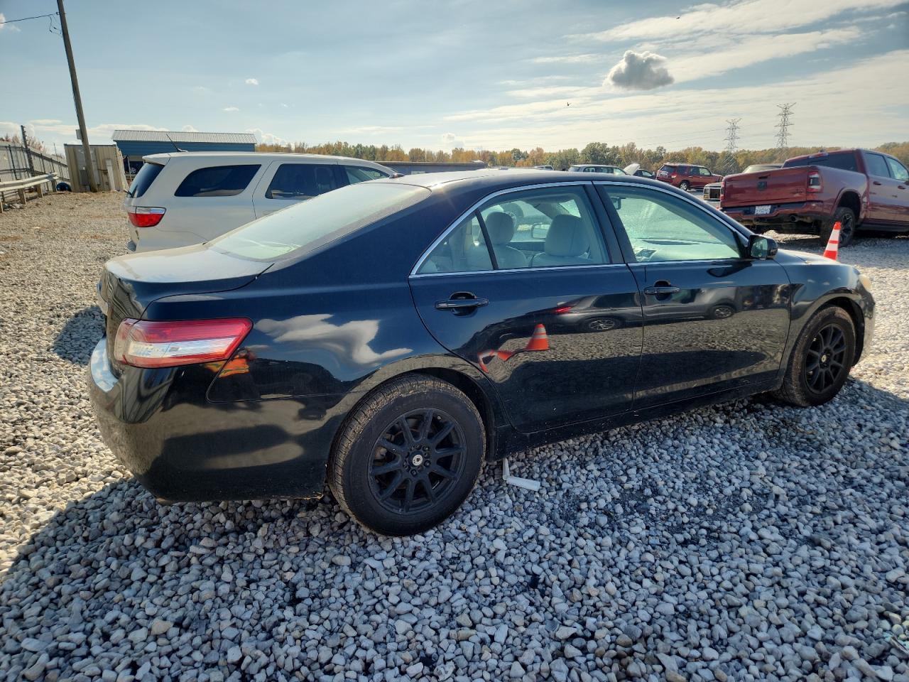 2011 TOYOTA CAMRY