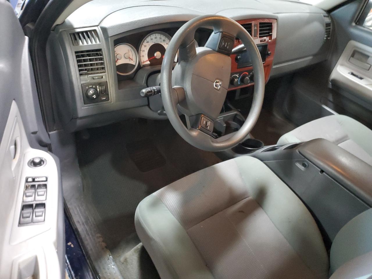 2005 DODGE Dakota
