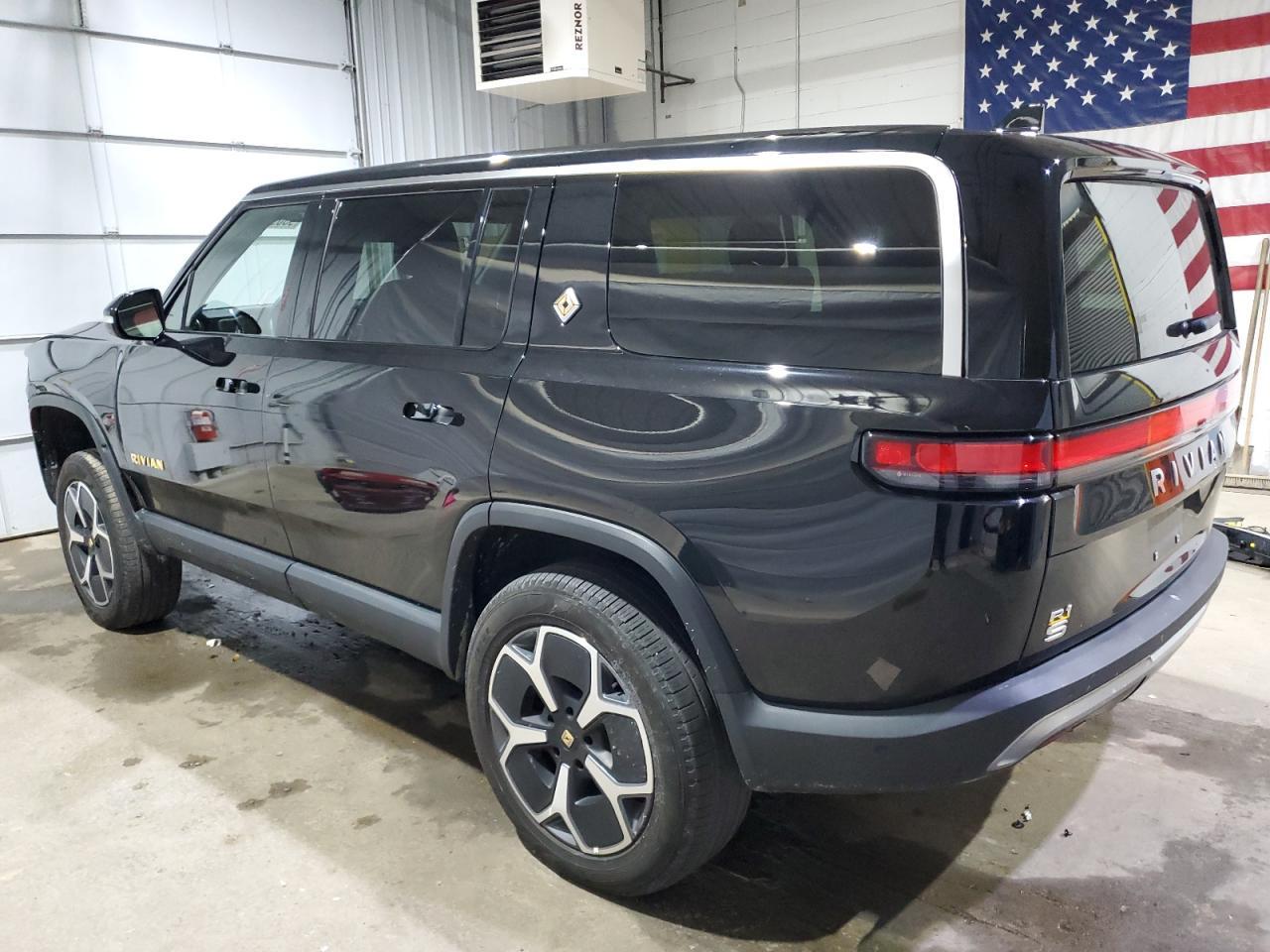 2023 RIVIAN R1s