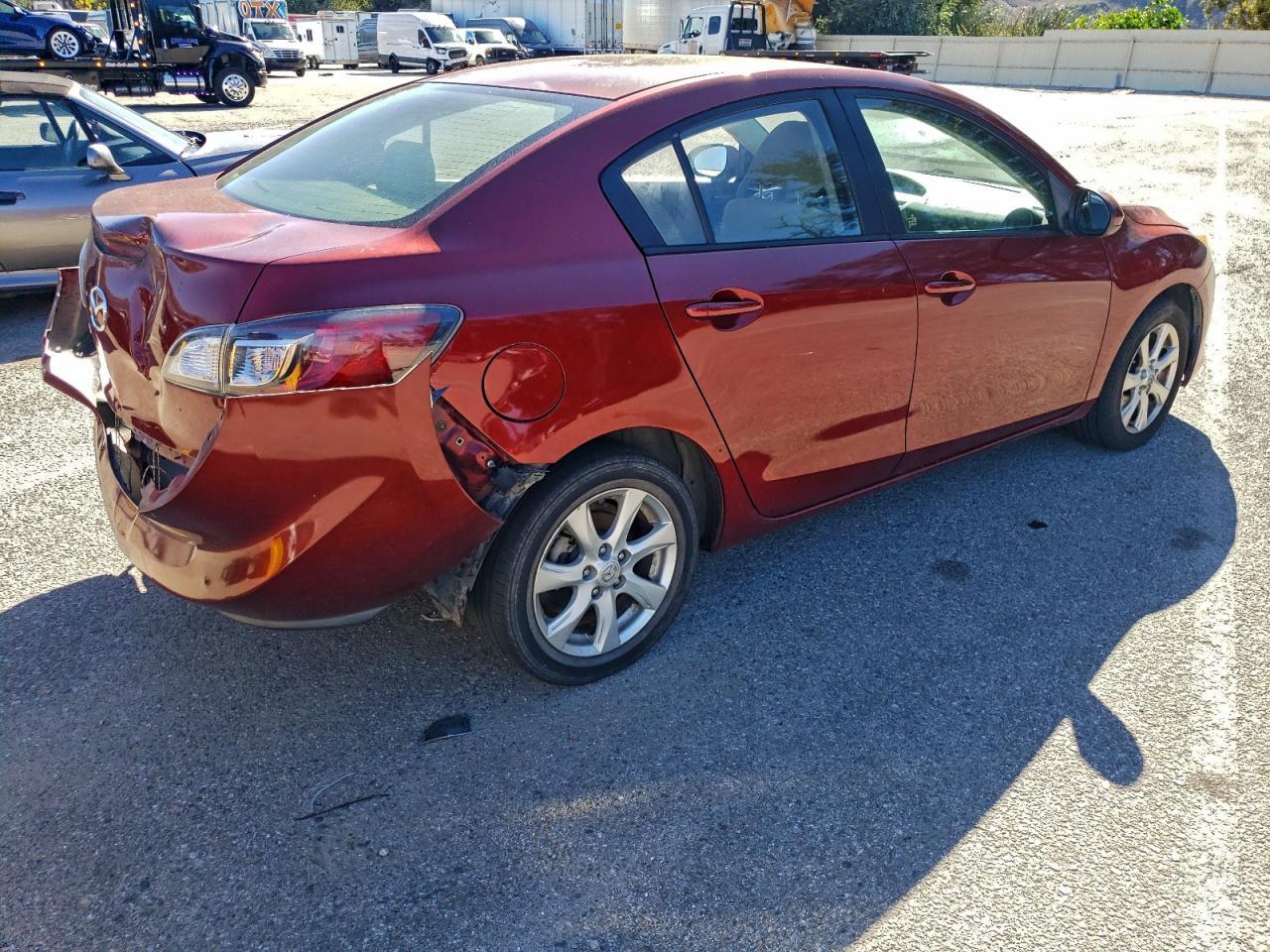 2010 MAZDA 3