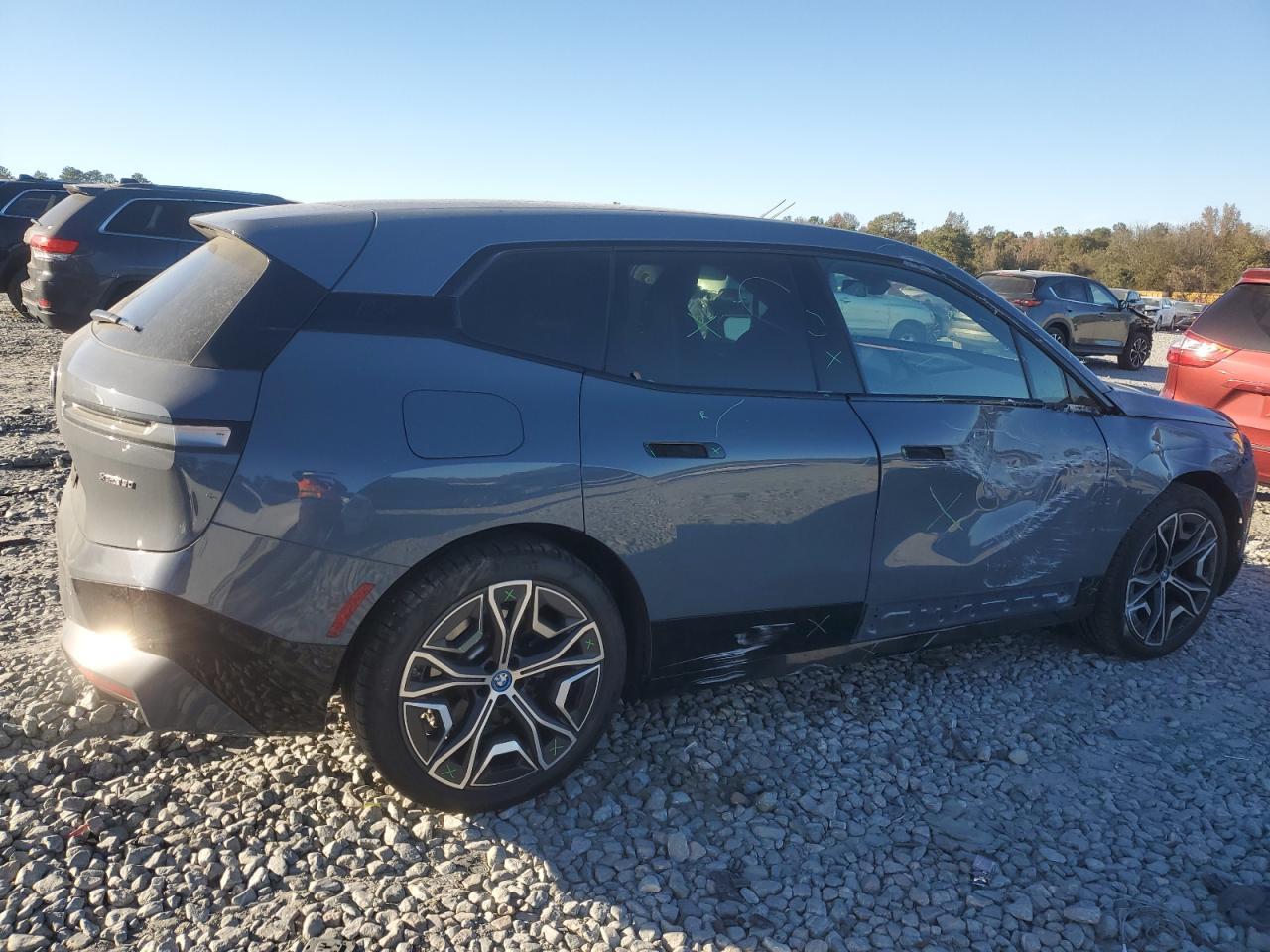 2025 BMW iX
