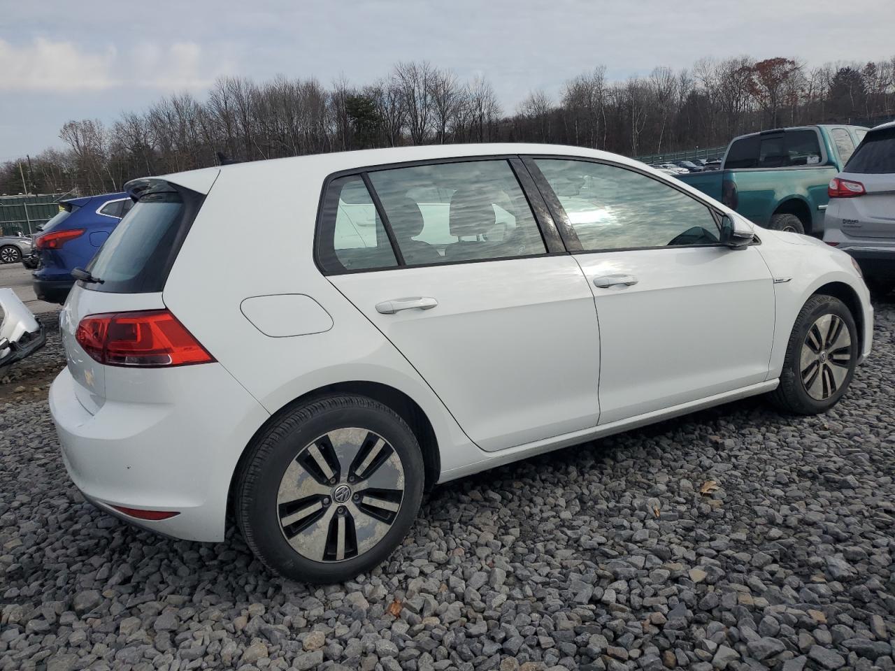 2016 VOLKSWAGEN e-Golf