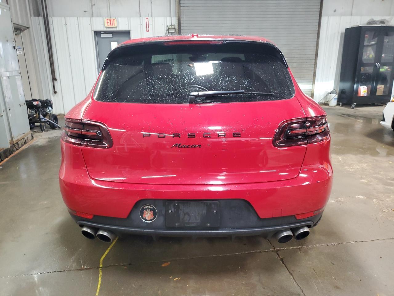 2018 PORSCHE Macan