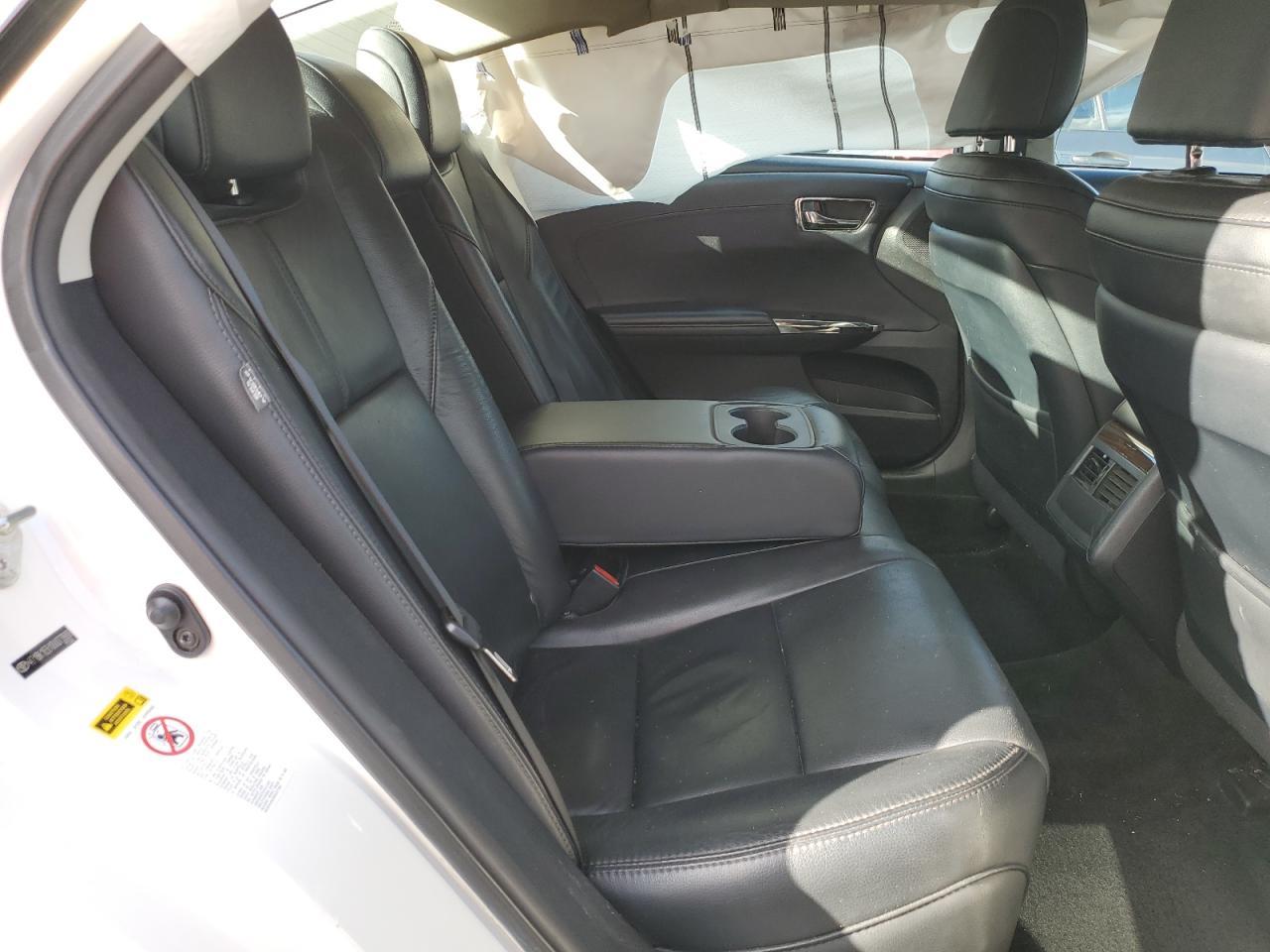 2013 TOYOTA Avalon