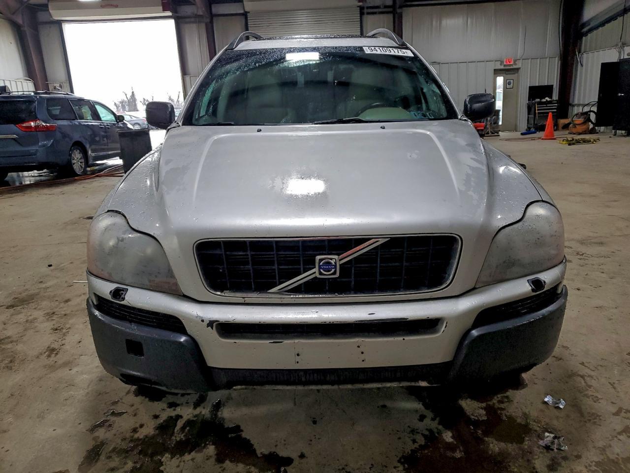 2004 VOLVO XC90