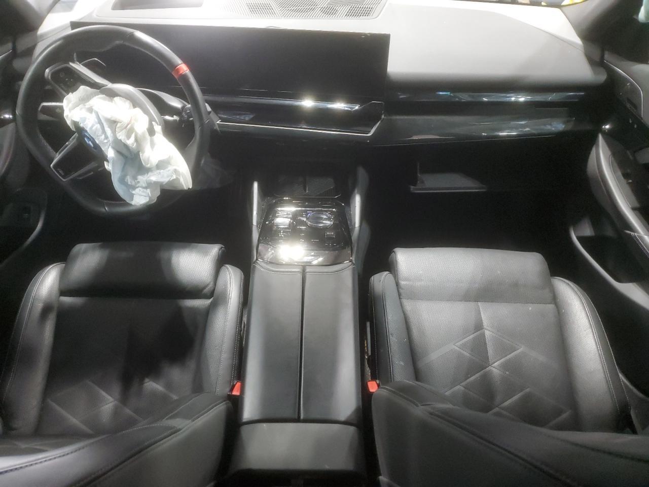 2024 BMW i5