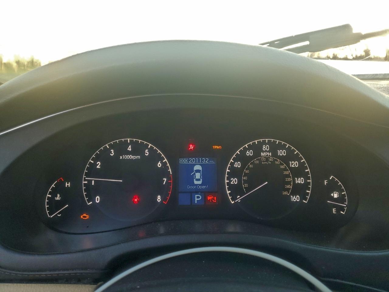 2011 HYUNDAI GENESIS