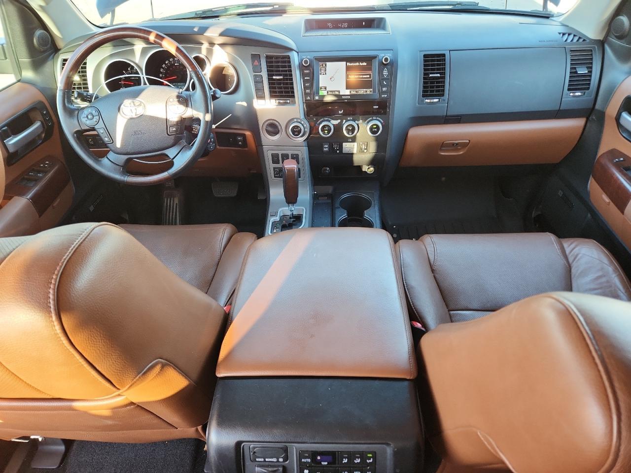 2013 TOYOTA Sequoia