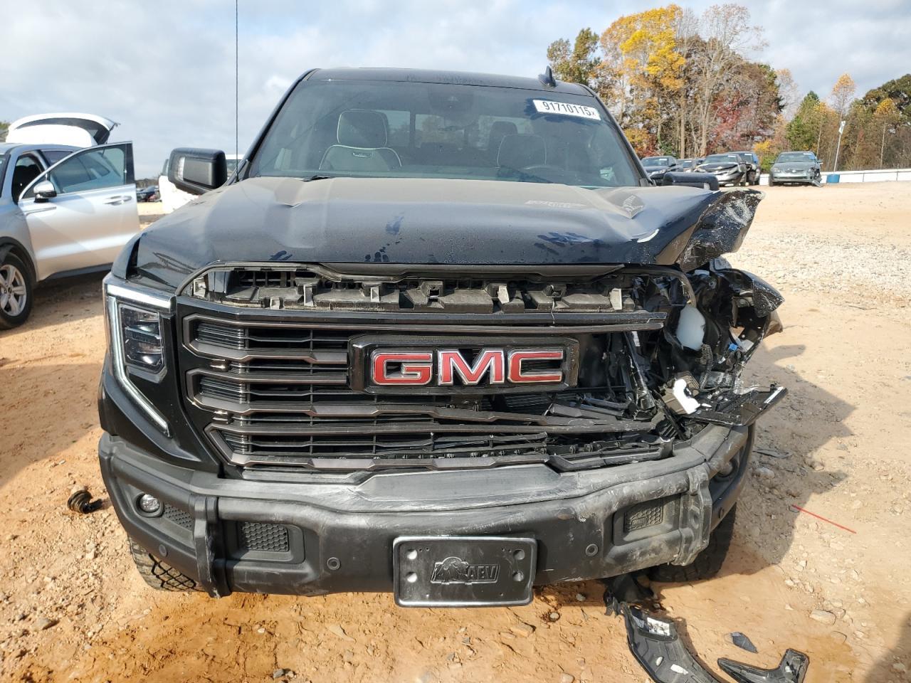 2024 GMC Sierra