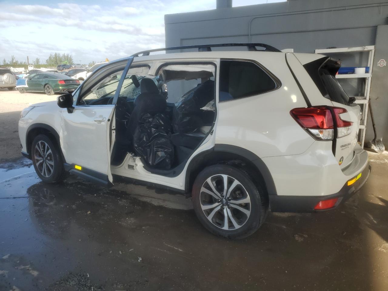 2022 SUBARU FORESTER
