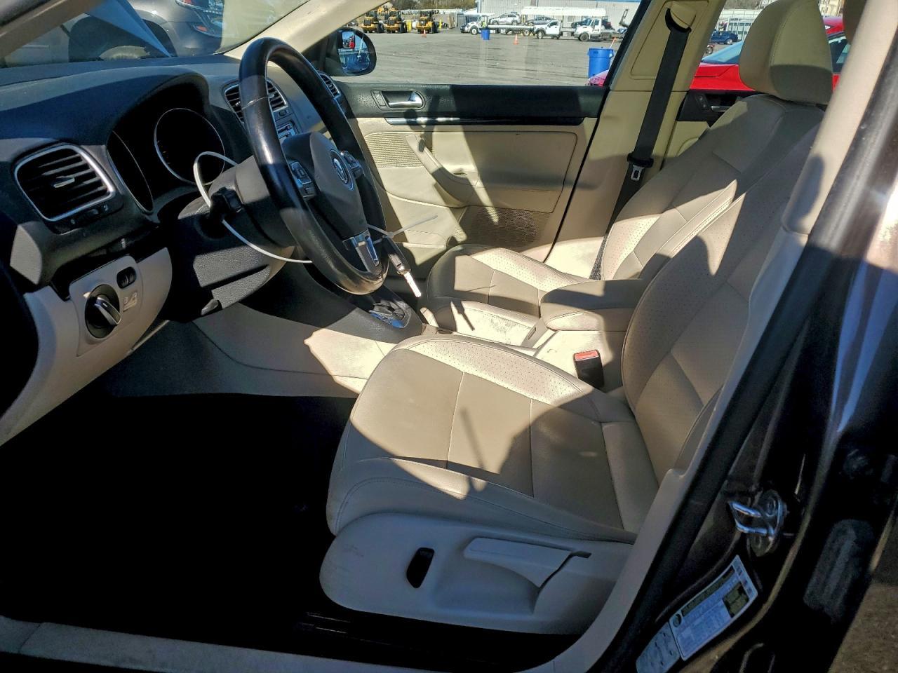 2011 VOLKSWAGEN JETTA