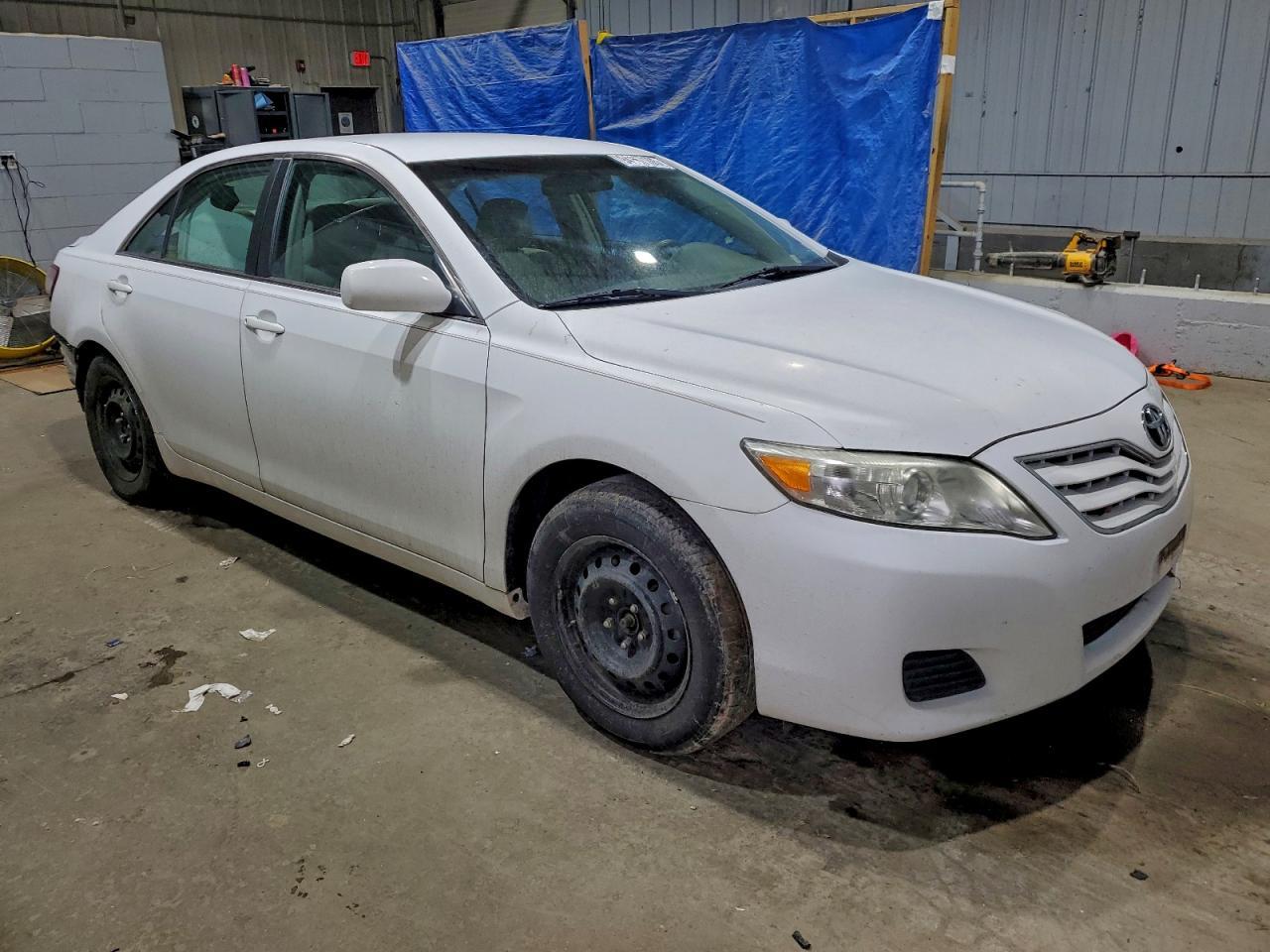 2011 TOYOTA CAMRY