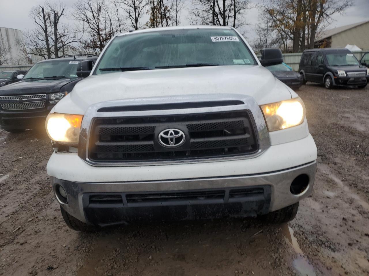 2011 TOYOTA TUNDRA