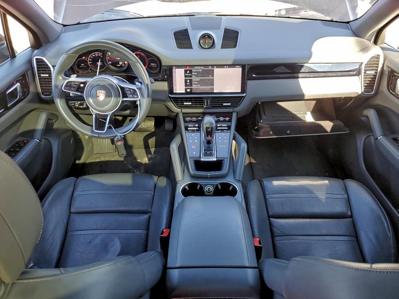 2020 PORSCHE CAYENNE