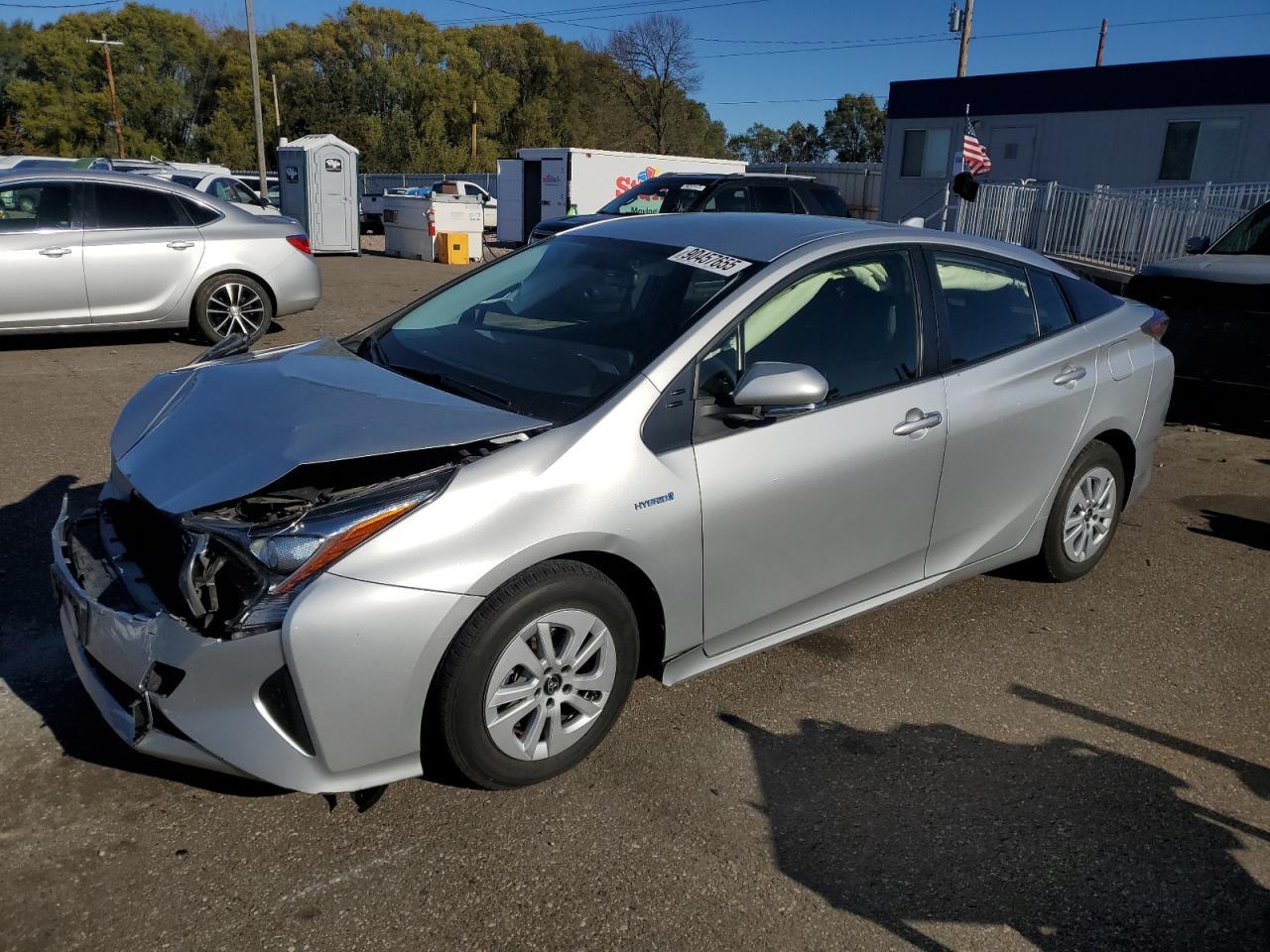 2016 TOYOTA PRIUS