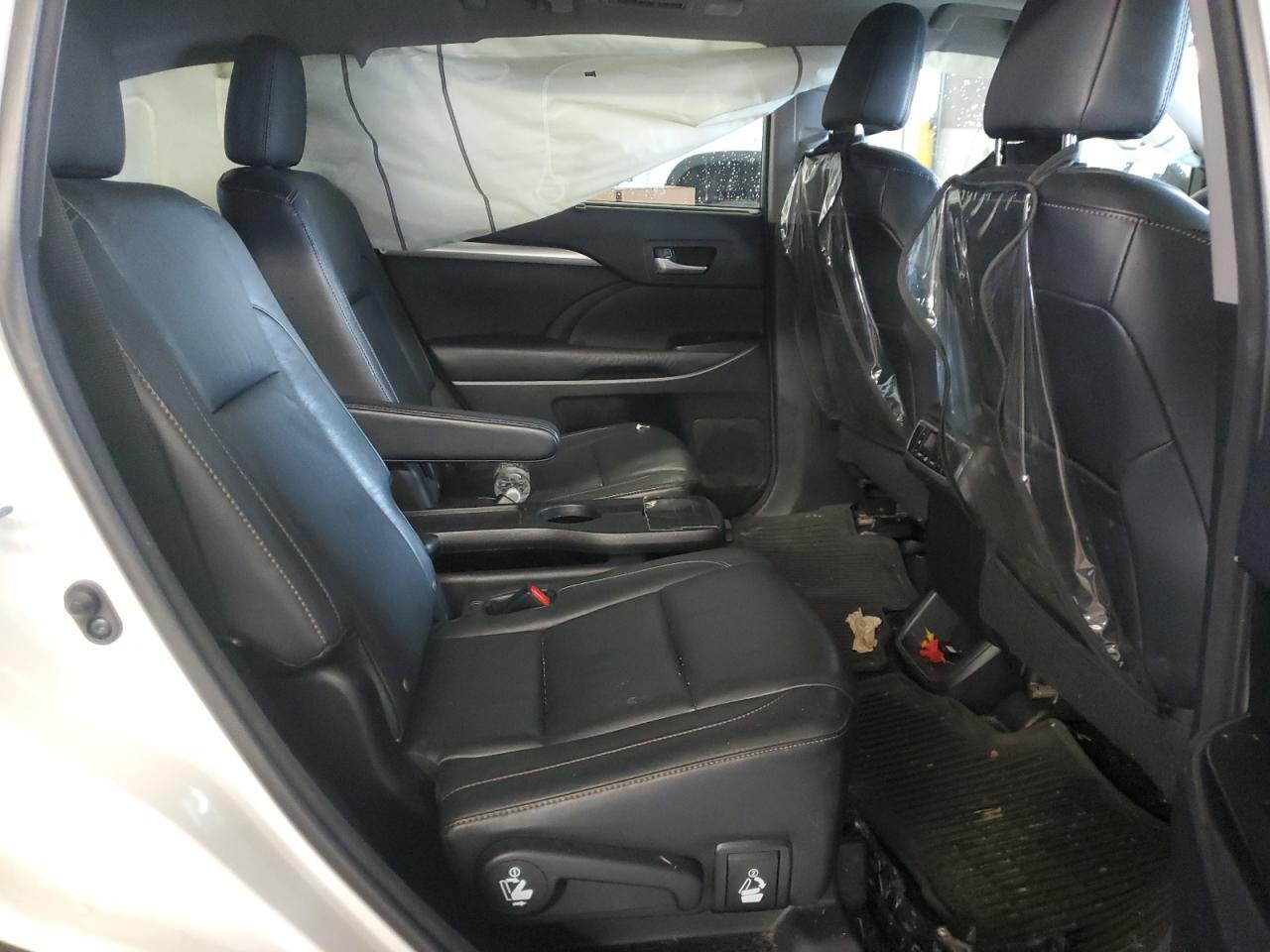 2015 TOYOTA HIGHLANDER