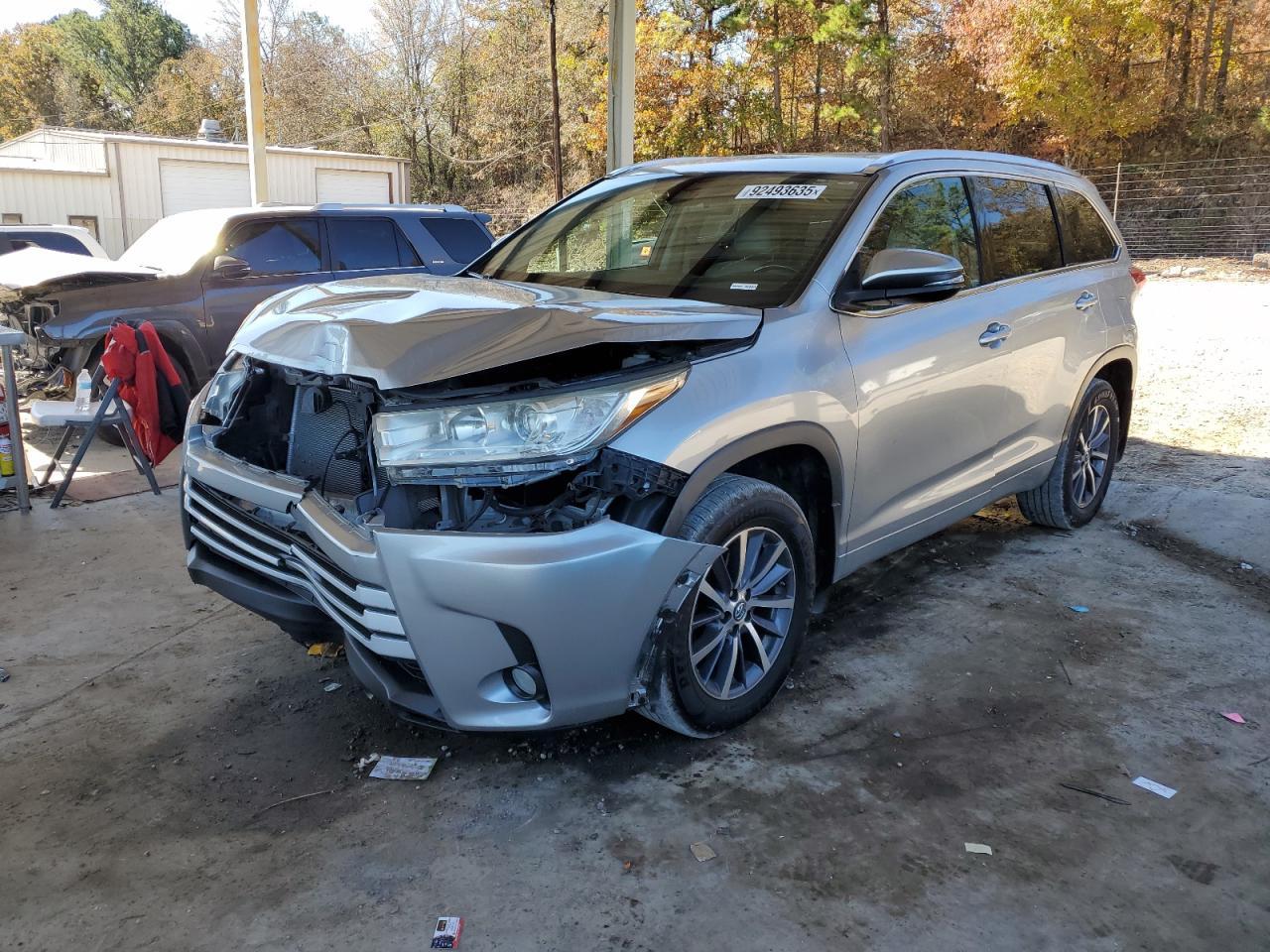 2017 TOYOTA HIGHLANDER