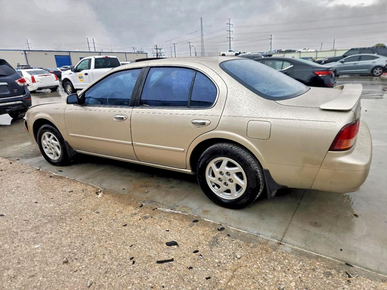 1999 NISSAN Maxima
