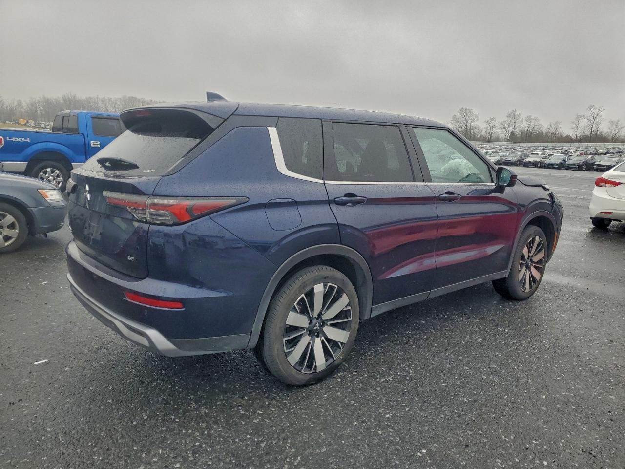 2025 MITSUBISHI outlander