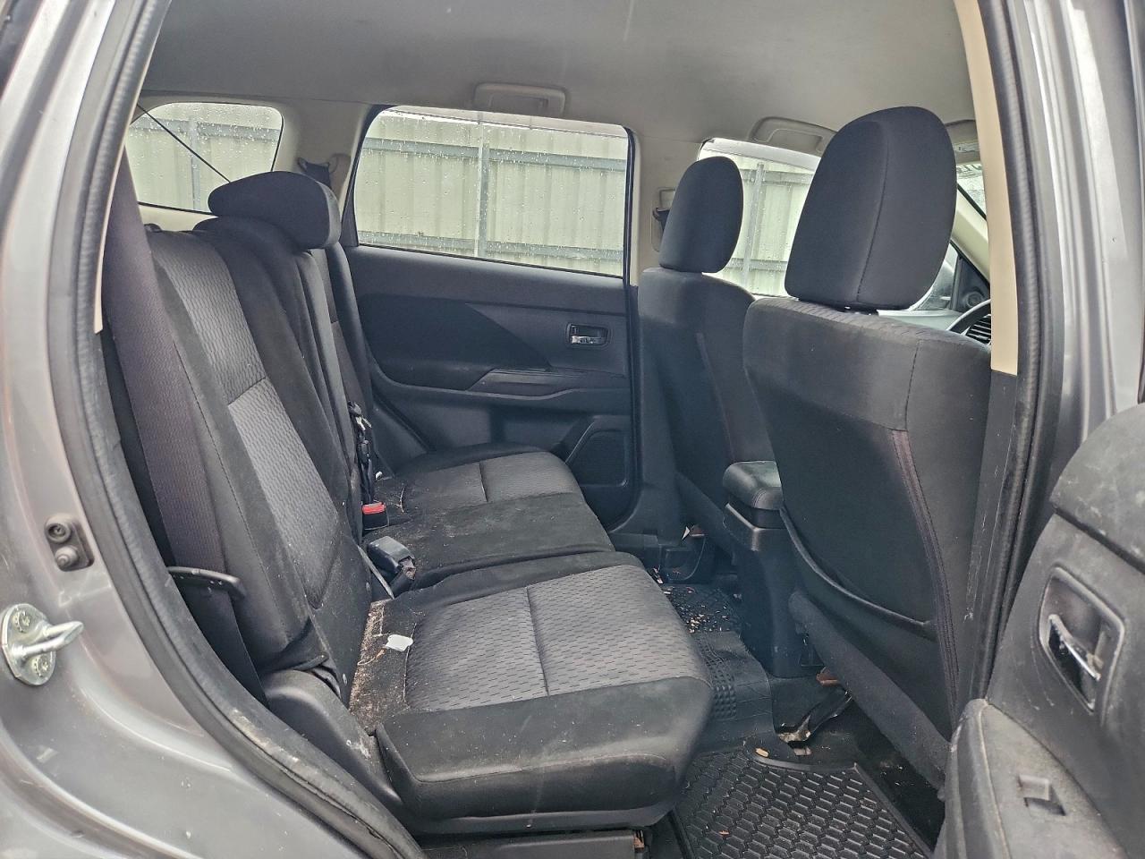 2014 MITSUBISHI outlander