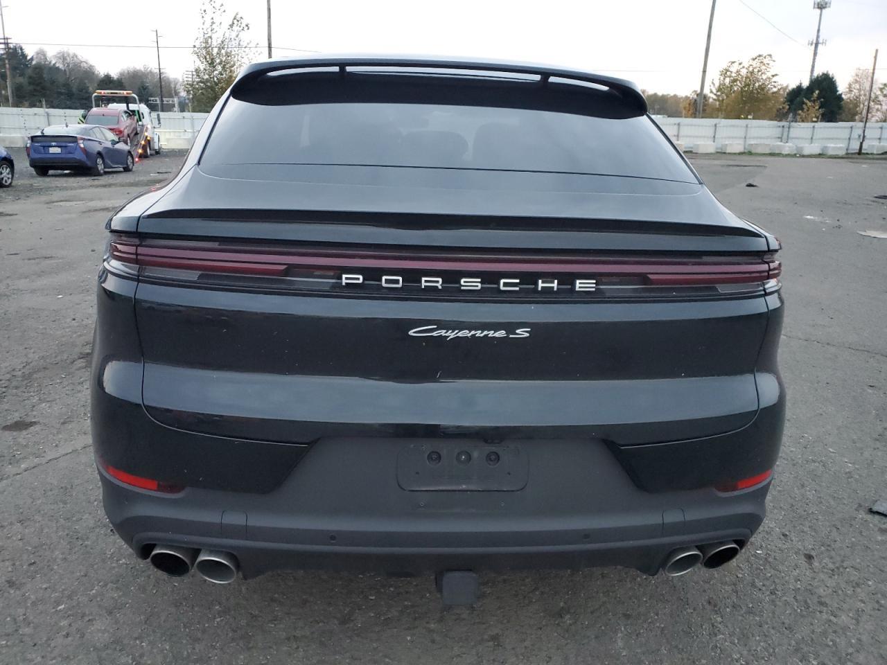 2025 PORSCHE CAYENNE