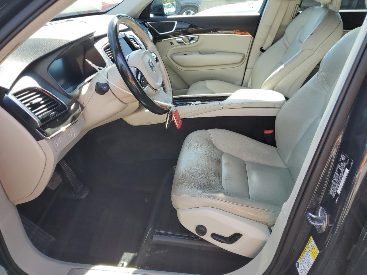 2017 VOLVO XC90
