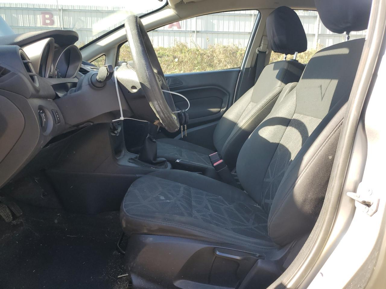 2012 FORD Fiesta