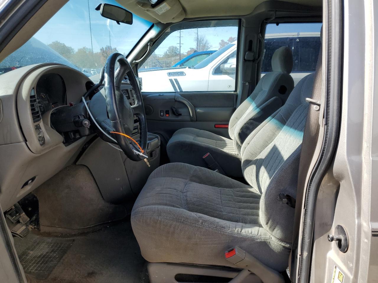 2004 CHEVROLET Astro