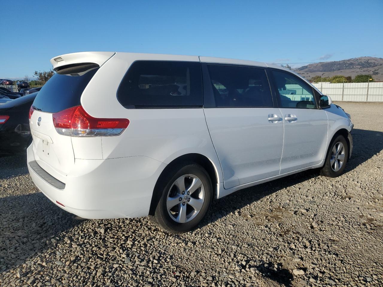 2012 TOYOTA SIENNA
