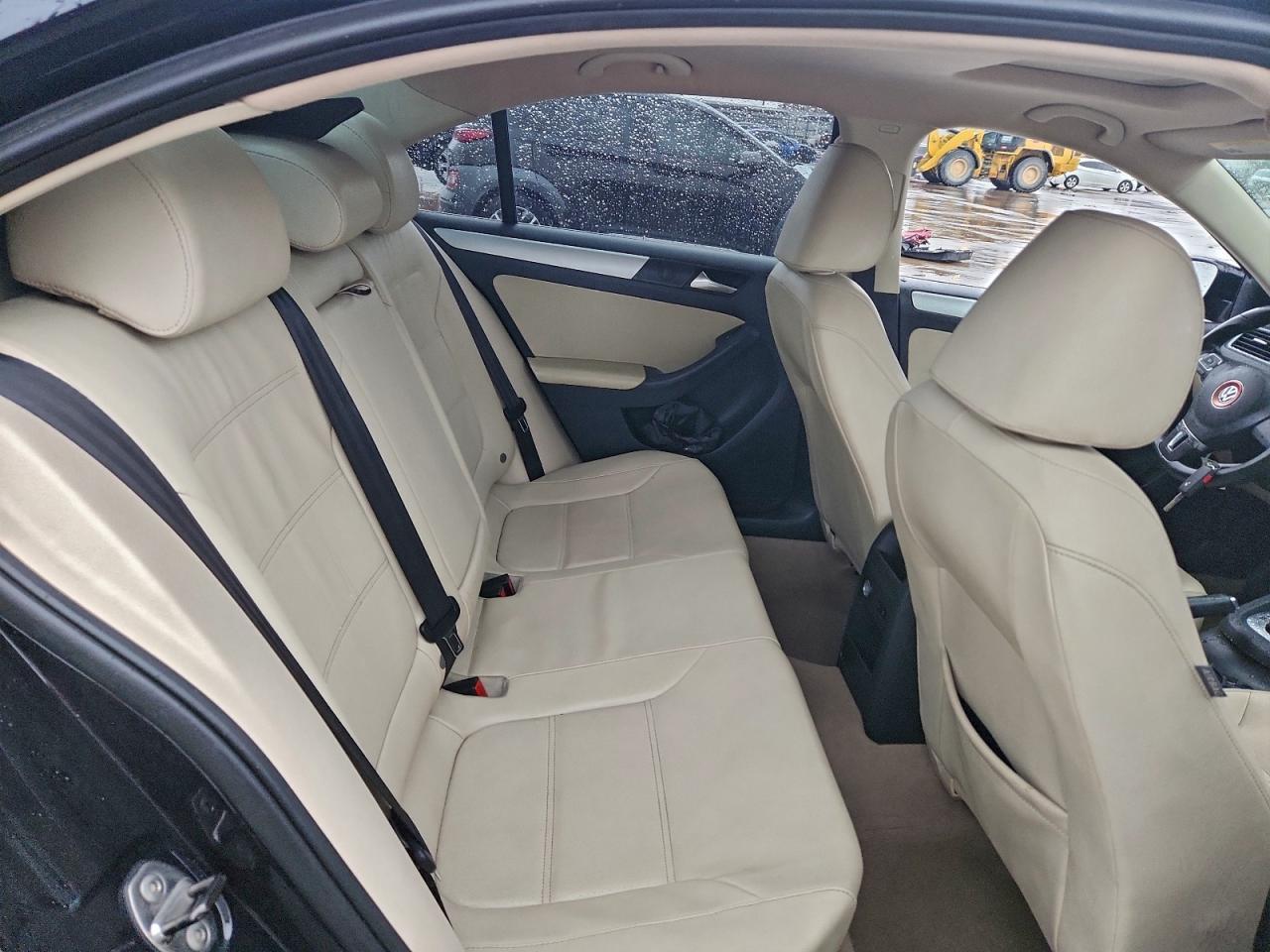 2011 VOLKSWAGEN JETTA