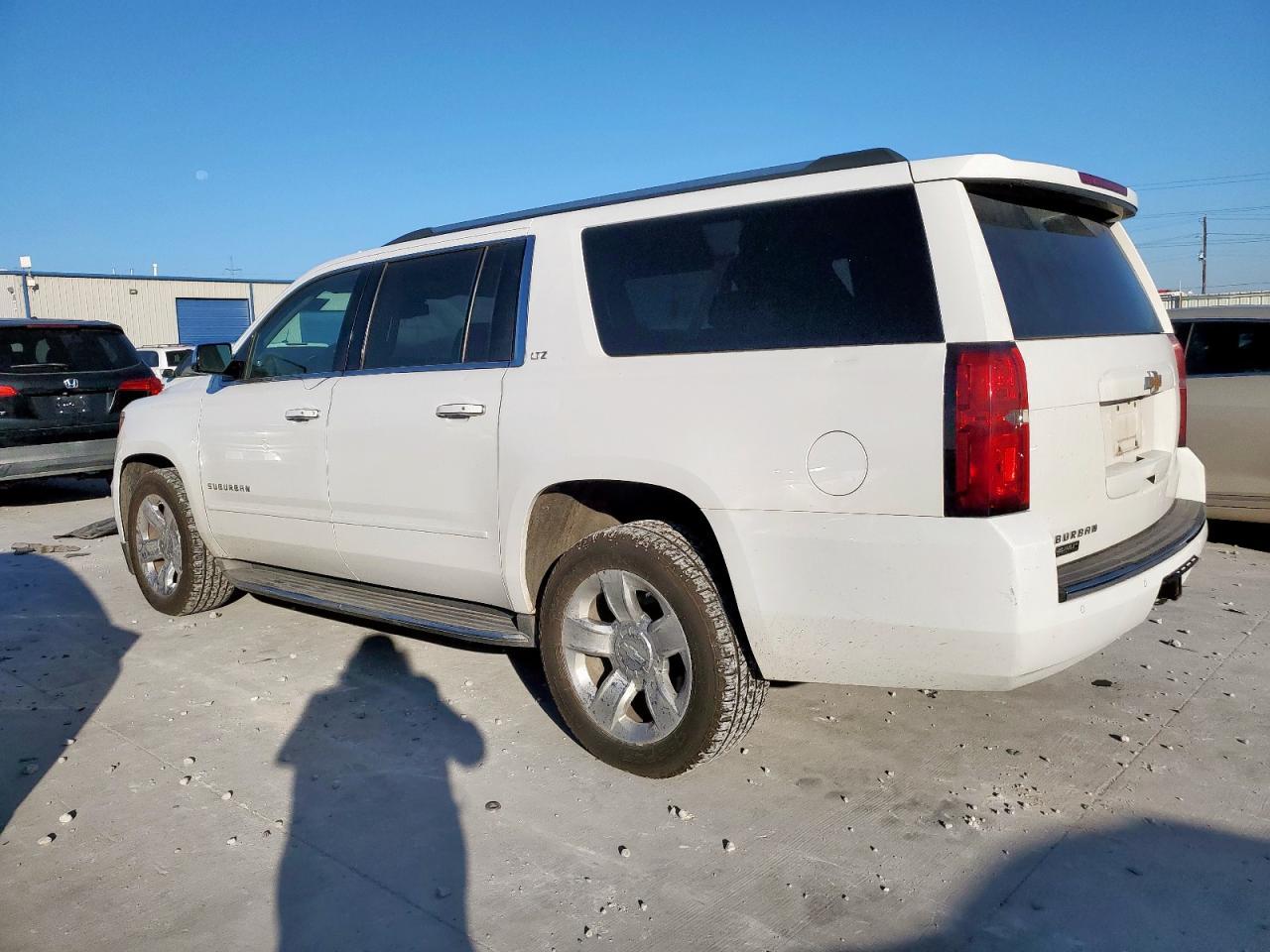 2016 CHEVROLET Suburban