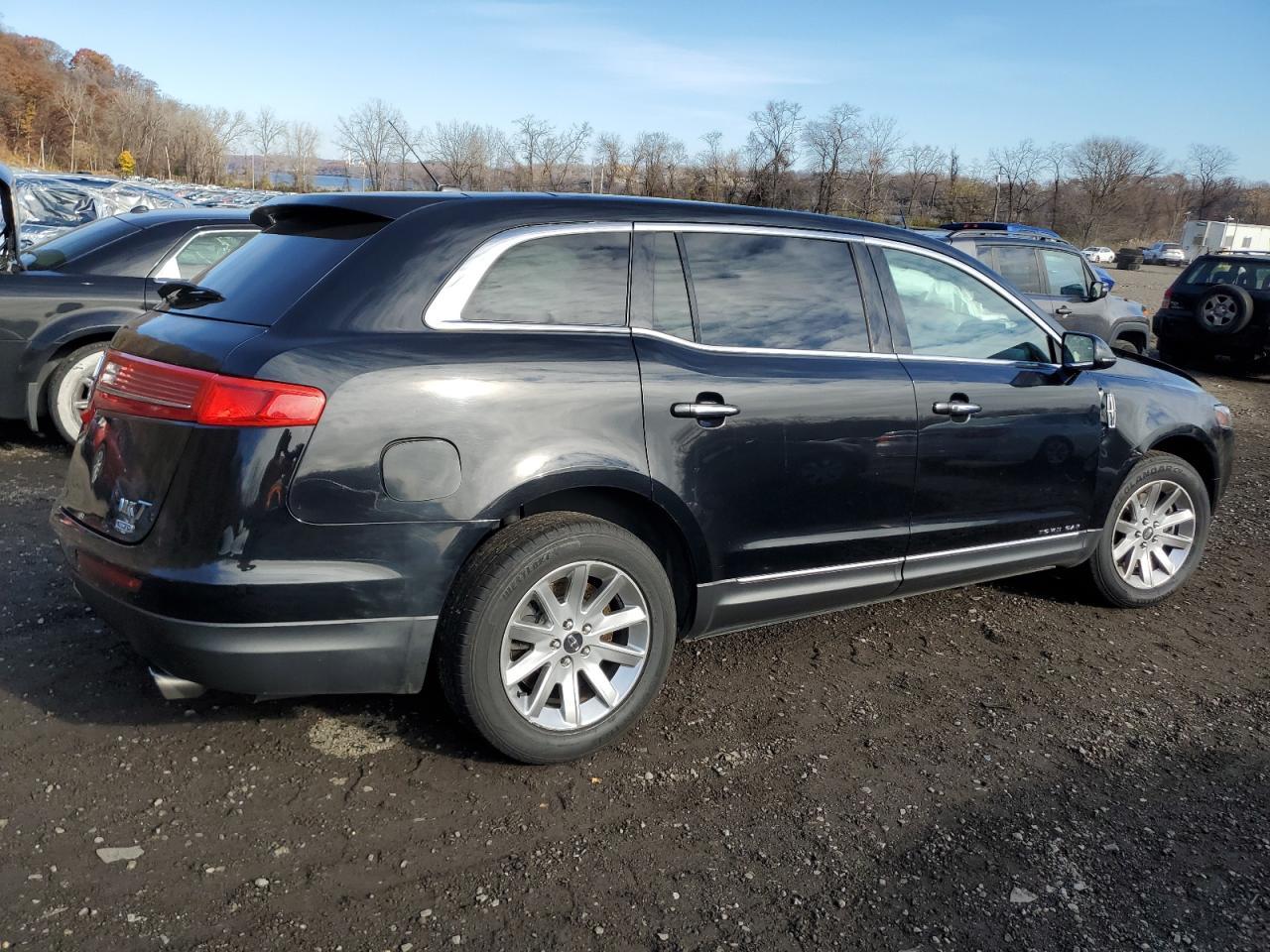 2018 LINCOLN MKT