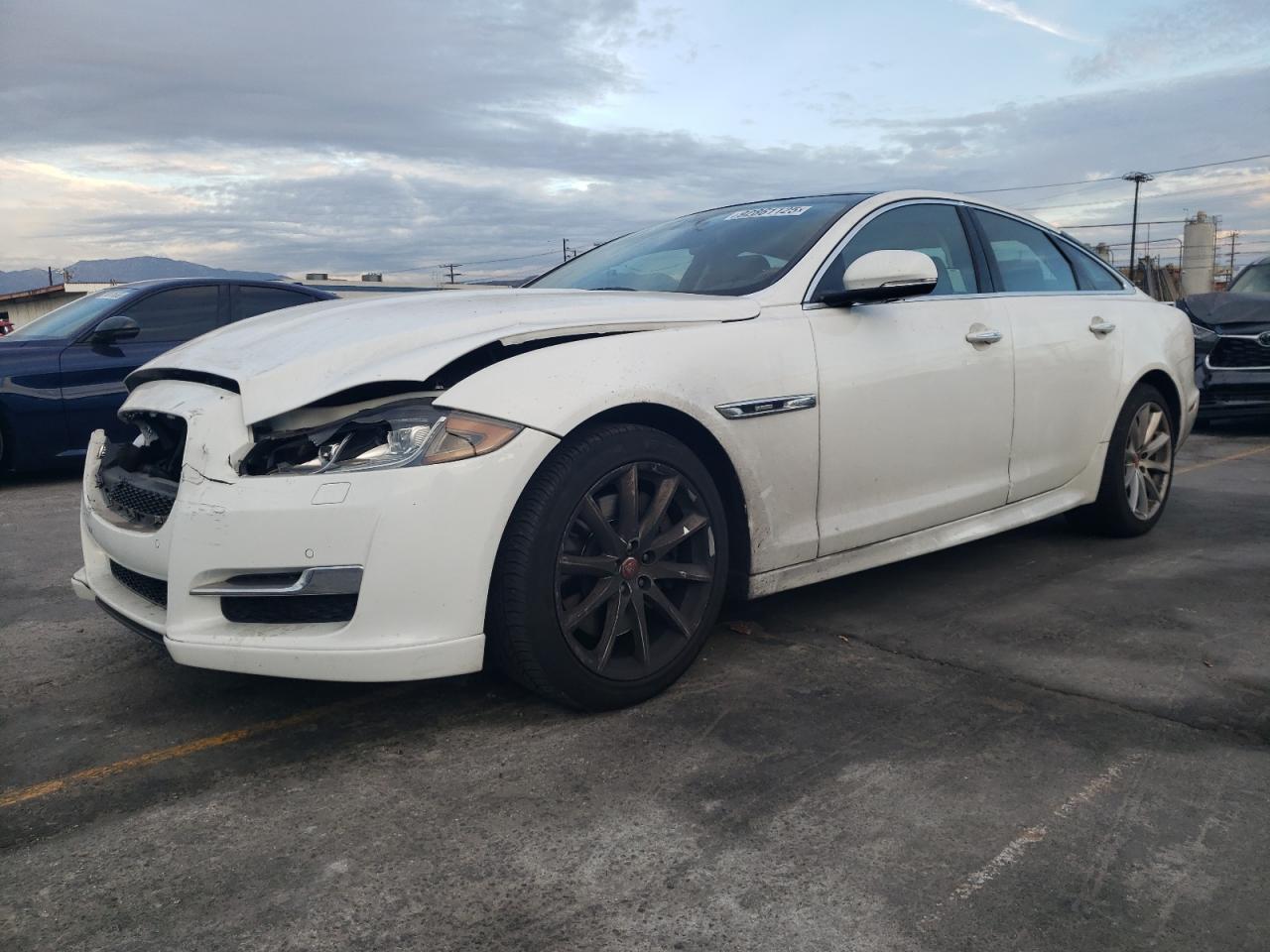 2016 JAGUAR Xj-Series