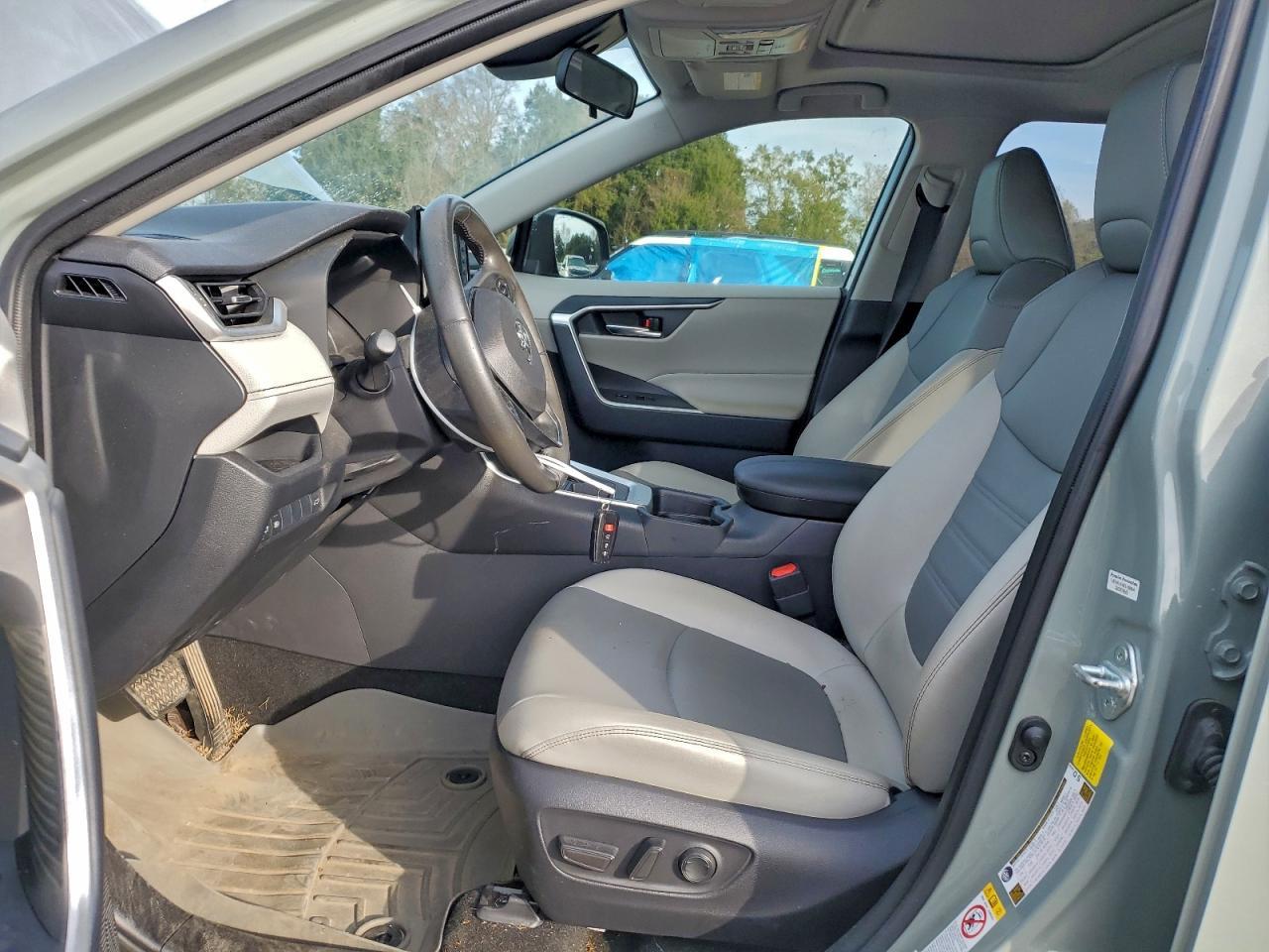 2019 TOYOTA RAV4