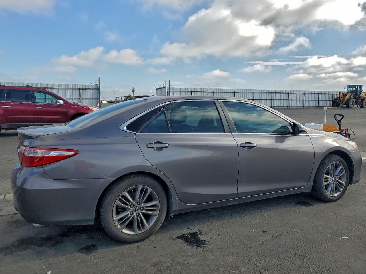 2017 TOYOTA CAMRY